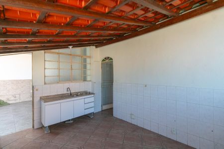 Casa à venda com 4 quartos, 272m² em Minas Caixa, Belo Horizonte