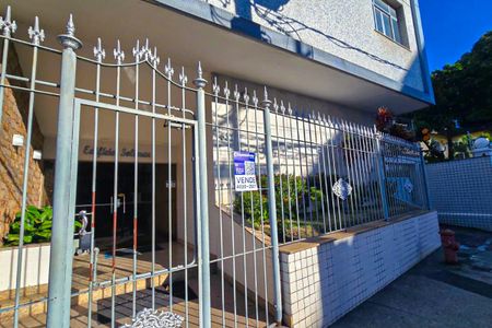 Apartamento à venda com 68m², 3 quartos e 1 vaga Apartamento à venda com 68m², 3 quartos e 1 vagaFachada do Prédio com placa