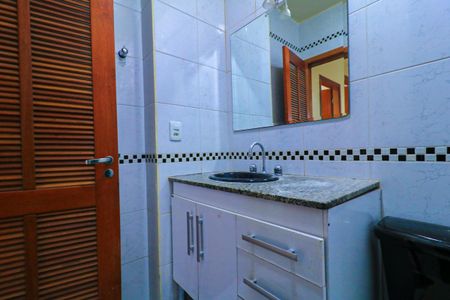 Apartamento à venda com 68m², 3 quartos e 1 vaga Apartamento à venda com 68m², 3 quartos e 1 vagaBanheiro social