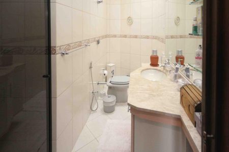 Casa à venda com 260m², 4 quartos e 4 vagas Casa à venda com 260m², 4 quartos e 4 vagasBanheiro da Suite 02