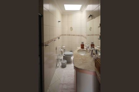 Casa à venda com 260m², 4 quartos e 4 vagas Casa à venda com 260m², 4 quartos e 4 vagasBanheiro da Suite 02