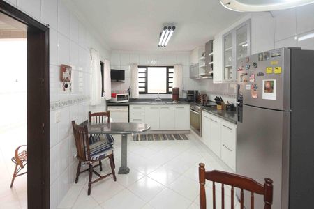 Casa à venda com 260m², 4 quartos e 4 vagas Casa à venda com 260m², 4 quartos e 4 vagasCozinha
