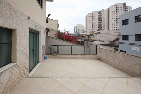 Casa à venda com 260m², 4 quartos e 4 vagas Casa à venda com 260m², 4 quartos e 4 vagasVaranda
