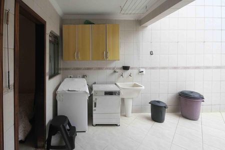 Casa à venda com 260m², 4 quartos e 4 vagas Casa à venda com 260m², 4 quartos e 4 vagasÁrea de Serviço