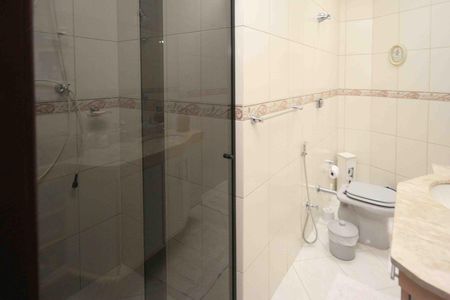 Casa à venda com 260m², 4 quartos e 4 vagas Casa à venda com 260m², 4 quartos e 4 vagasBanheiro da Suite 02