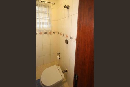 Casa à venda com 260m², 4 quartos e 4 vagas Casa à venda com 260m², 4 quartos e 4 vagasLavabo