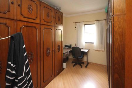 Casa à venda com 260m², 4 quartos e 4 vagas Casa à venda com 260m², 4 quartos e 4 vagasQuarto