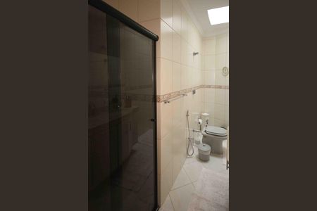 Casa à venda com 260m², 4 quartos e 4 vagas Casa à venda com 260m², 4 quartos e 4 vagasBanheiro da Suite 02