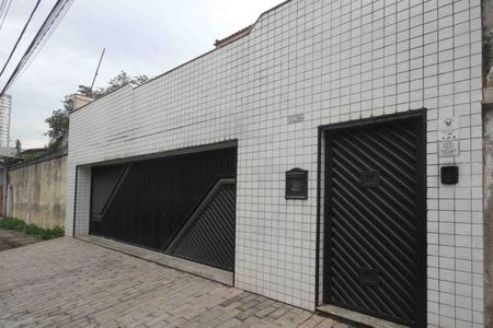 Casa à venda com 260m², 4 quartos e 4 vagas Casa à venda com 260m², 4 quartos e 4 vagasFachada