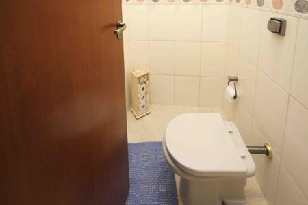 Casa à venda com 260m², 4 quartos e 4 vagas Casa à venda com 260m², 4 quartos e 4 vagasLavabo