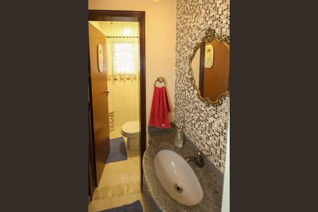 Casa à venda com 260m², 4 quartos e 4 vagas Casa à venda com 260m², 4 quartos e 4 vagasLavabo