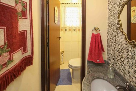Casa à venda com 260m², 4 quartos e 4 vagas Casa à venda com 260m², 4 quartos e 4 vagasLavabo
