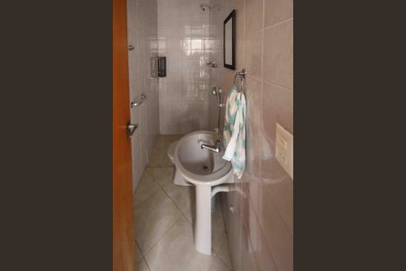 Casa à venda com 260m², 4 quartos e 4 vagas Casa à venda com 260m², 4 quartos e 4 vagasBanheiro de serviço