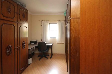 Casa à venda com 260m², 4 quartos e 4 vagas Casa à venda com 260m², 4 quartos e 4 vagasQuarto
