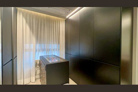 Closet da suíte de apartamento para alugar com 1 quarto, 157m² em Sumaré, São Paulo