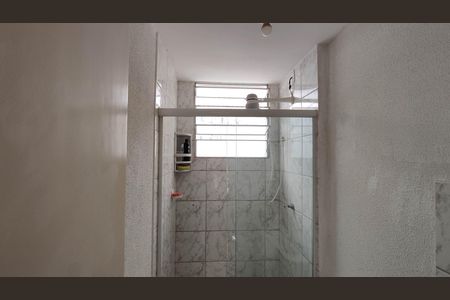 Banheiro de casa de condomínio para alugar com 2 quartos, 55m² em Vila Cristina, Ferraz de Vasconcelos
