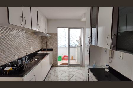 Cozinha de casa de condomínio para alugar com 2 quartos, 55m² em Vila Cristina, Ferraz de Vasconcelos