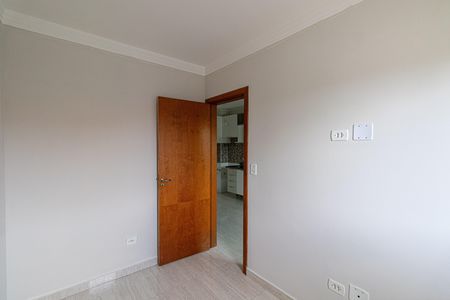 Quarto 1 de apartamento para alugar com 2 quartos, 42m² em Vila Carmosina, São Paulo