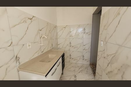 Cozinha de apartamento para alugar com 2 quartos, 42m² em Vila Ursulina, Itaquaquecetuba