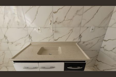 Cozinha de apartamento para alugar com 2 quartos, 42m² em Vila Ursulina, Itaquaquecetuba