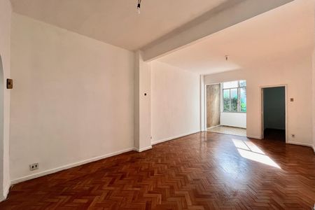 Apartamento à venda com 121m², 3 quartos e sem vaga Apartamento à venda com 121m², 3 quartos e sem vagaSala
