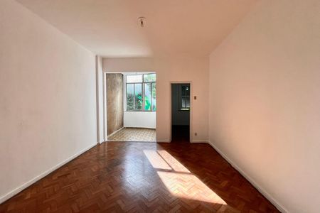 Apartamento à venda com 121m², 3 quartos e sem vaga Apartamento à venda com 121m², 3 quartos e sem vagaSala