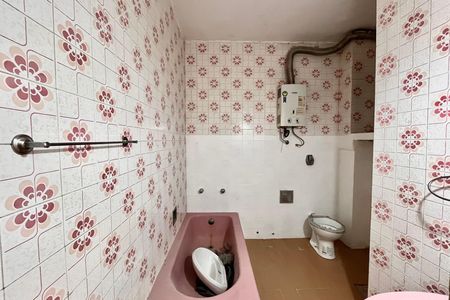 Apartamento à venda com 121m², 3 quartos e sem vaga Apartamento à venda com 121m², 3 quartos e sem vagaBanheiro 1