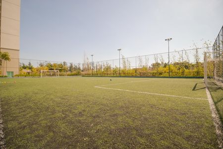 Apartamento para alugar com 92m², 2 quartos e 2 vagasÁrea comum - Campo de futebol