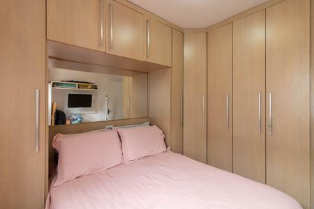 Quarto 1 de apartamento à venda com 2 quartos, 53m² em Jardim Flor da Montanha, Guarulhos