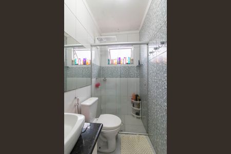 Banheiro de apartamento à venda com 2 quartos, 53m² em Jardim Flor da Montanha, Guarulhos