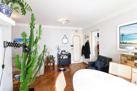 Apartamento à venda com 74m², 2 quartos e 1 vaga
