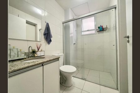 Banheiro de apartamento à venda com 2 quartos, 52m² em Buritis, Belo Horizonte
