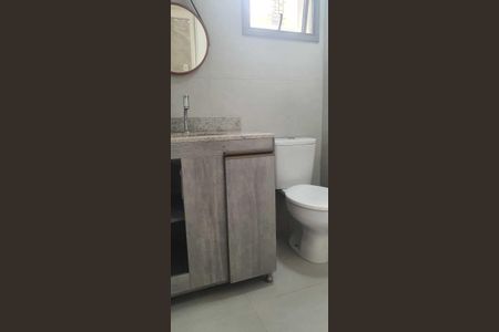 Banheiro de kitnet/studio para alugar com 1 quarto, 24m² em Vila Olímpia, São Paulo