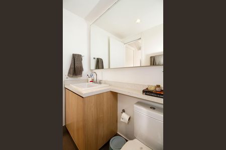 Apartamento à venda com 69m², 2 quartos e 1 vaga Apartamento à venda com 69m², 2 quartos e 1 vagaBanheiro da Suíte