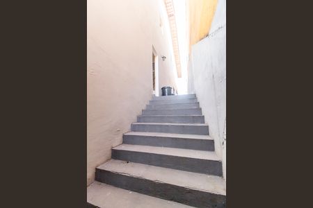 Casa à venda com 220m², 3 quartos e 2 vagasEscada
