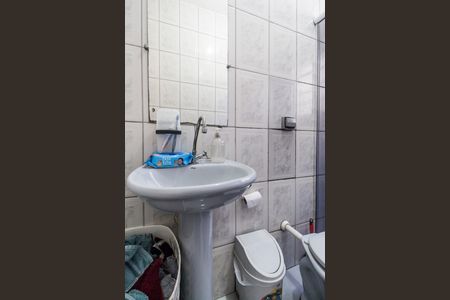 Casa à venda com 220m², 3 quartos e 2 vagasBanheiro 2