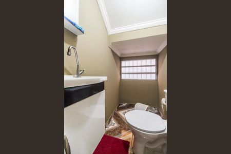 Casa à venda com 220m², 3 quartos e 2 vagasLavabo