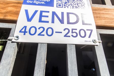 Casa à venda com 220m², 3 quartos e 2 vagasVista da Rua