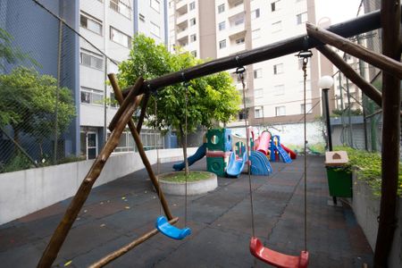 Apartamento à venda com 50m², 2 quartos e 1 vaga Apartamento à venda com 50m², 2 quartos e 1 vagaÁrea comum - Playground
