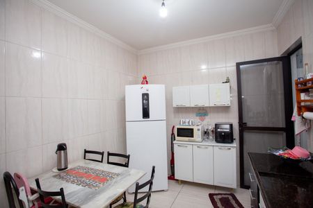 Casa à venda com 80m², 3 quartos e 2 vagas Casa à venda com 80m², 3 quartos e 2 vagasCozinha e Área de Serviço