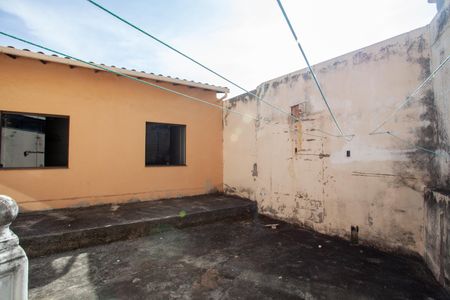Quintal de casa à venda com 3 quartos, 80m² em Bairro Tropical, Contagem