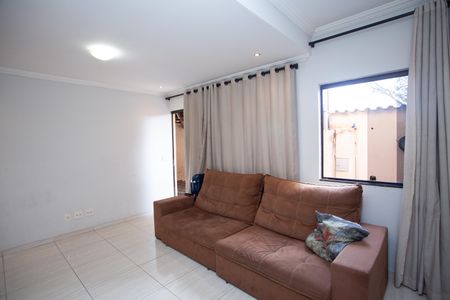 Sala de casa à venda com 3 quartos, 80m² em Bairro Tropical, Contagem