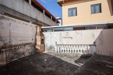 Quintal de casa à venda com 3 quartos, 80m² em Bairro Tropical, Contagem