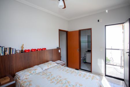 Casa à venda com 80m², 3 quartos e 2 vagas Casa à venda com 80m², 3 quartos e 2 vagasQuarto Suíte