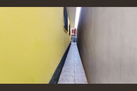 Quintal corredor 2 de casa para alugar com 3 quartos, 210m² em Jardim São Luis, Suzano
