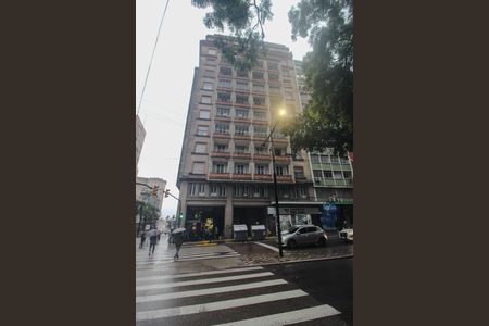 Apartamento para alugar com 230m², 3 quartos e 1 vaga Apartamento para alugar com 230m², 3 quartos e 1 vagaFachada