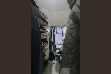 Apartamento para alugar com 230m², 3 quartos e 1 vaga Apartamento para alugar com 230m², 3 quartos e 1 vagaCloset