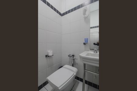 Apartamento para alugar com 230m², 3 quartos e 1 vaga Apartamento para alugar com 230m², 3 quartos e 1 vagaBanheiro 2