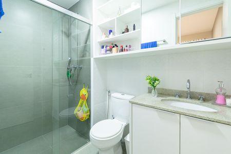 Apartamento à venda com 67m², 2 quartos e 1 vaga Apartamento à venda com 67m², 2 quartos e 1 vagaBanheiro da Suíte