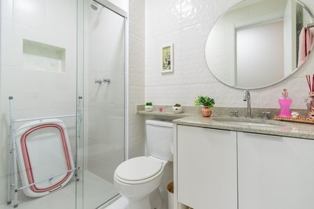 Apartamento à venda com 67m², 2 quartos e 1 vaga Apartamento à venda com 67m², 2 quartos e 1 vagaBanheiro Social